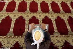 Mais de 1 bilhão de muçulmanos iniciam no mundo o mês de Ramadã